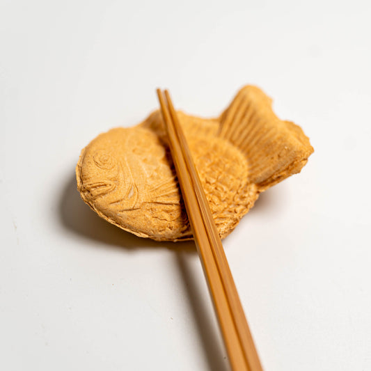 Ceramic chopstick rest with Japanese chopsticks